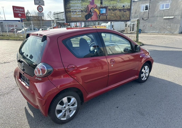 Toyota Aygo cena 15900 przebieg: 196000, rok produkcji 2011 z Szczecin małe 301